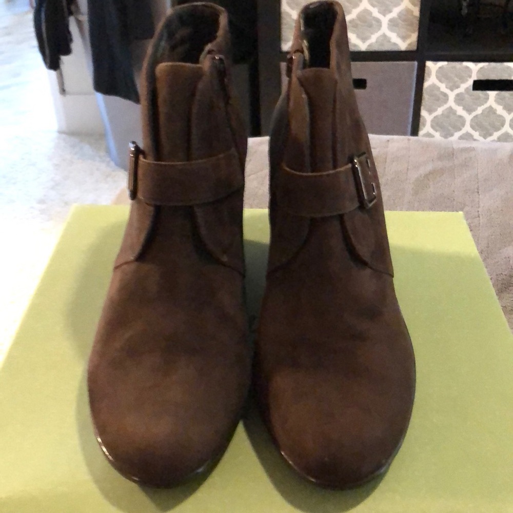 NWOT-Clark’s brown suede ankle boots 9.5m. - Picture 4 of 8